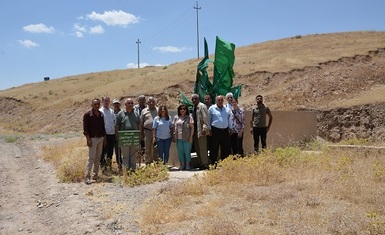 A joint relief team of Hammurabi Organization and The Christian Solidarity International (CSI) head to the right side of Mosul and distribute (300 ) food baskets to the citizens there