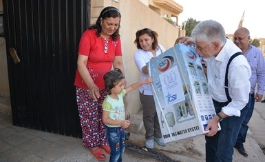 A joint relief team of Hammurabi Human Rights Organization and the Christian Solidarity International (CSI) head to Tellesqaf and Baqofah towns and distribute (227) domestic water filtration and desalination system